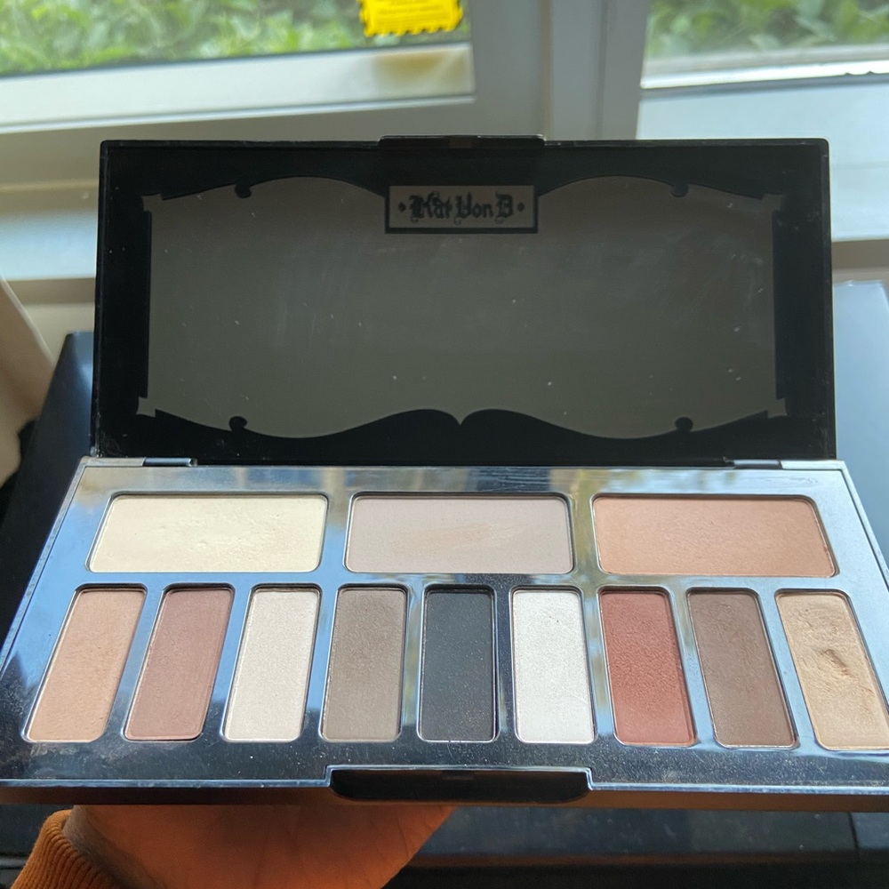 Kat von D Shade and Light Eye Palette